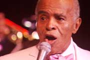 JonHendricks_singt_im_Birdl